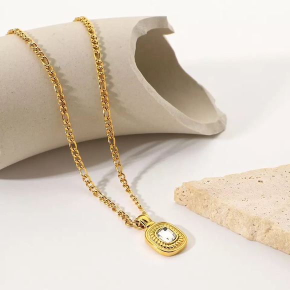 14k Gold Plated Gemstone Crystal Braided Box Pendant Charm Figaro Chain Necklace - Picture 4 of 6